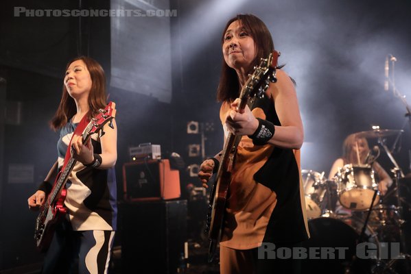 SHONEN KNIFE - 2023-04-07 - PARIS - Petit Bain - Naoko Yamano - Atsuko Yamano - Risa Kawano